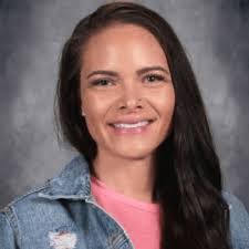 Emily Reddix's Instagram, Twitter & Facebook