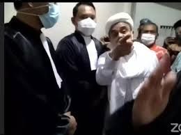 Dan yang penting lagi channel ini menyajikan informasi dengan kejadian yang sebenarnya. Habib Rizieq Marahi Jaksa Perekam Video Di Bareskrim Jangan Sinetron Lah Baladena Id