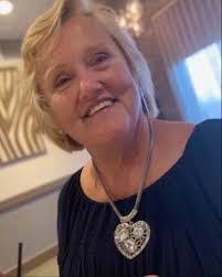 Penny Ayers's Instagram, Twitter & Facebook