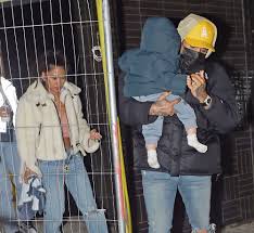 Whether he's rocking platinum blond like sisqo or gray like your grand daddy, he keeps us guessing. Chris Brown S Son Aeko 1 Shows Off His Longer Curly Hair As He Performs With His Toes Gape Pics Early Newspaper