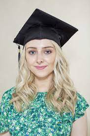 10 Top Graduation Hairstyles To Wear With Your Cap