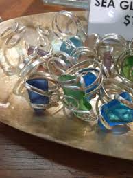 You lied about going to the bahamas over summer vacation when really you just didn't answer anyone's texts for six weeks and stayed inside playing 2k career mode… Great Silver Sea Glass Jewelry Well Priced Shop There Every Time In Naples Super Nice Family Picture Of The Blue Mussel Naples Tripadvisor