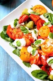 Heirloom Tomato And Burrata Salad From Http Www Thecurvycarrot Com 2012 08 02 Heirloom Tomato And Burrata Sala Delicious Salads Burrata Salad Healthy Recipes