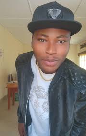 Taylor Swift updated her profile picture.