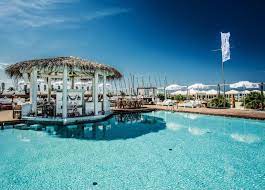 L Estate Di Rose E Champagne Al Nikki Beach Versilia Vanityfair It Viaggi Piscina Vacanze