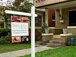 Real estate agent yard sign design, with 4 riders; Our 36 Favorite Real Estate Yard Signs Tips For New Agents