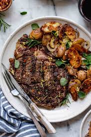I am using a 3 to 3 1/2 pound tenderloin from heinen's meat how to season a beef tenderloin. Perfect Grilled Tuscan Steak Recipe Plays Well With Butter