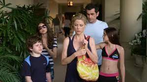 Avec michael chiklis, julie benz, romany malco, autumn reeser, kay panabaker. Recap Of Modern Family Season 1 Recap Guide