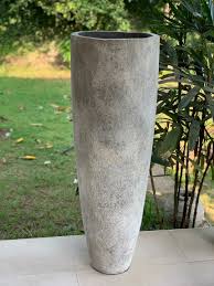 Check out our range of concrete pots at your local bunnings warehouse. World Menagerie Equipoise Concrete Planter Pot Wayfair Co Uk