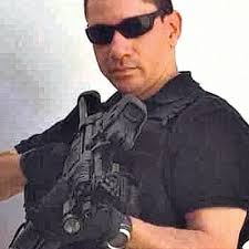 FAES da de baja a oficial que donó armas por $1 al expresidente Funes