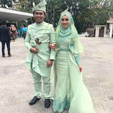 Selain baju kurung, jubah juga boleh dijadikan sebagai pakaian di hari pernikahan. 36 Baju Pengantin Songket Mint Green Modis Dan Cantik