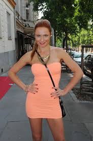 Mrknete Romana Pavelkova Si Vylecila Pasovy Opar A Tak Muze Zase Bez Obav Ukazovat Kalhotky Mini Skirts Fashion One Shoulder Dress