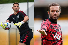 Jun 09, 2021 · manchester united have a deal in place for released aston villa goalkeeper tom heaton.united are closing in on the signing of heaton as a free agent.but footbal. Manchester United Sign Goalkeeper Tom Heaton On Free Transfer Extend Juan Mata Deal