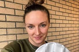Born 3 may 1989) is a hungarian competitive swimmer specialized in individual medley events. Hosszu Katinka Parjaval Mateval Egyutt Fogyott Le Ujra Kirobbano Formaban Van Hazai Sztar Femina
