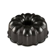 Our unique cast aluminum bundt bakeware pans provide fine details and superior baking performance. Nordic Ware Original Bundt Pan