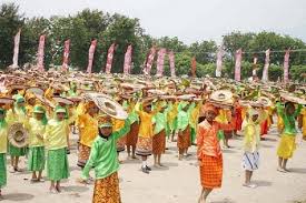 Terutama di negeri ini, di mana keberagaman masyarakatnya seakan tak terbatas. Keindahan Tari Tradisional Dari Sulawesi Tengah Greatnesia