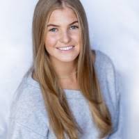 Lillian Lynch's Instagram, Twitter & Facebook