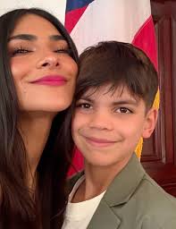 Alejandra Espinoza casi llorando muestra en que su hijo le gasta todo el  dinero 😳 ver VIDEO en el primer comentario