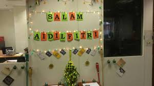 Tak ada yang pantas untuk diucapkan selain rasa syukur karena kamu sudah melalui bulan ramadhan yang mulia dengan tiada. Kerja Kerja Menghias Pejabat Sempena Menyambut Selamat Hari Raya Aidil Fitri 1437h 2016m Yang Dilaksanakan Oleh Kakitangan Nadma Di Pejabat Nadma Agensi Pengurusan Bencana Negara Jabatan Perdana Menteri Facebook