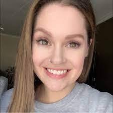 Alicein Poston's Instagram, Twitter & Facebook