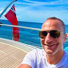 James Costos 🇺🇸 (@jamescostos) • Fotos y videos de Instagram