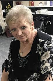 Samantha Appleby's Instagram, Twitter & Facebook