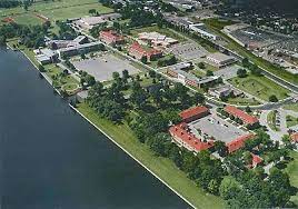 Offres d'emploi dans différents secteurs avec le salaire que vous méritez. Royal Military College Rmc Saint Jean Is A Canadian Military Academy Located On The Site Of Fort Sai Quebec Canada Canadian Military Saint Jean Sur Richelieu