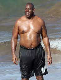 Shirtless Magic Johnson Strips Down To Shorts During Family Beach Day