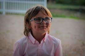 Can you see the short story in these photos?