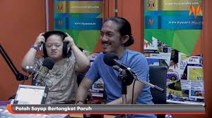Pelatih mengambil makanan di kantin pusat rehabilitasi perkeso. Patah Sayap Bertongkat Paruh Bengah Cik Pia Youtube