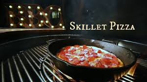 Skillet Pizza On The Weber Charcoal Grill Grilled Pizza Baum Grillin Z Youtube Skillet Pizza Cast Iron Pizza Delicious Pizza Recipes