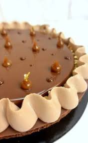 Biscuit Brownies Praline Noisette Amandes Cremeux Chocolat Chantilly Et Glacage Gianduja Christophe Michalak Fancy Desserts French Desserts Desserts