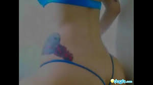 Bigtits emo viorotica dildoing in the bathroom. Bigtits Emo Viorotica Webcam Masturbation