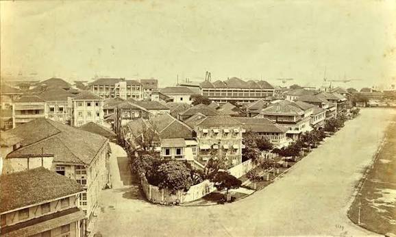 An old 1880 photo of Rampart Row and Forbes Street during British era Bombay (Mumbai). Looking at the beautiful image of the quaint city of Bombay that once seemed to have had