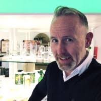 40+ "Simon Easton" profiles