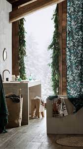 H M Home Time To Decorate Your Bathroom Mirrors Shower Curtains Towels And Soaps With A Seasonal Feel Now H M Hogar Cortinas Oscuras Interiores De Casa