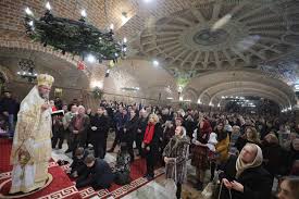 Mănâncă măcar un măr în prima zi de crăciun, ca să ai parte de sănătate tot anul viitor. Prima Zi De Craciun In Maramures 4 Basilica Ro