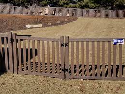 Vinyl fencing will let you say goodbye to traditional fence maintenance. Beautiful Chestnut Brown Woodland Select Vinyl Fencing America S Fence Store