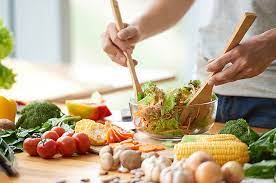 Pasca hari raya, melahirkan, atau berhenti olahraga rutin, anda mungkin mengalami kenaikan berat badan, dan anda tentu perlu menurunkannya. Diet 500 Kalori Bagaimana Cara Memulainya