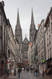 Clermont Ferrand Auvergne France Http Www Pinterest Com Adisavoiaditrev Paysage Auvergne Ville France Auvergne