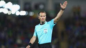 «misschien toch nog even een like voor mijn algehele scheidsrechters skills? Uefa Designate Danny Makkelie To Oversee Barcelona Roma Tie As Com