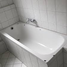 Und prüfen sie anschließend, was in ihrem badezimmer möglich ist. Badewanne Austauschen Ohne Fliesenschaden Und Bauschmutz
