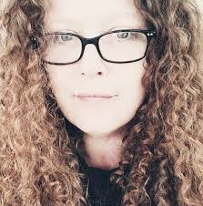 Amanda Meek's Instagram, Twitter & Facebook