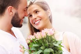 Il festeggiamento del primo anniversario di matrimonio è sempre emozionante. 11 Frasi Non Banali Donnad