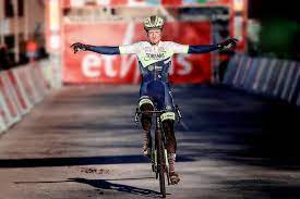 Pakt hij voor het eerst in zijn carrière de leiderstrui in een. Quinten Hermans Veegt De Nul Van De Tabellen Door De Vrieskou Pas Deze Week Beslist In Eeklo Te Starten Veldrijden Oost Vlaanderen Hln Be