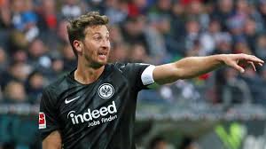 David ángel abraham (born 15 july 1986) is an argentine professional footballer who plays for and captains german club eintracht frankfurt as a central defender. Eintracht Frankfurt David Abraham Im Interview Eintracht