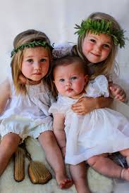 Oh My Gosh Such An Adorable Picture Of These Three Girls Together Three Cute Sisters All Bundle Together Into Suc Cute Kids Children Photography Cute Sister