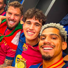 🔴🔵♥️ Barcelonistas . Quiero agradecer a estos dos colegas como lo son ➡️  Página que te avisa si Griezmann hace un hat-trick. Y a KevalGol11 que ayer  se tomaron el tiempo de