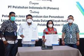Check spelling or type a new query. Mou Pemanduan Dan Penundaan Kapal Dengan Ksop Kelas I Sorong Diteken Pelindo Iv Gowapos Com
