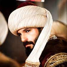 ألا إنّ من أهوى يليق بها الهوى وليس لها فيمن علمت مثيلُ ‏تشُبُّ وتحلو حين  يهرم غيرها وكل رداءٍ ترتديه جميلُ ‏وأجمل من فصل الربيع خريفها وأبهج من فجر  الشباب أصيلُ"!🤎💯 |